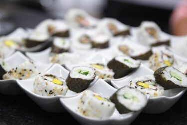 Culinária japonesa: Saspe faz workshop gratuito de sushi, temaki e oniguiri em Suzano com 15 vagas