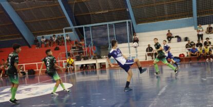 Prefeitura de Suzano abre 322 vagas para aulas gratuitas de futsal para jovens de 7 a 17 anos