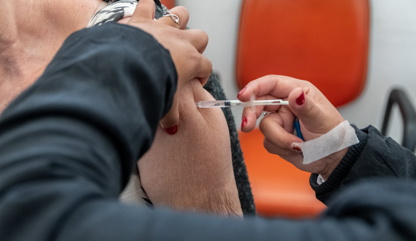 Prefeitura de Mogi amplia vacina contra pneumonias e meningites para idosos com mais de 85 anos