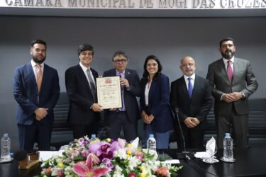 Advogado, professor e presidente da OAB-SP, Leonardo Sica é homenageado pela Câmara de Mogi