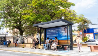Mogi começa a instalar novos abrigos de ônibus em praças e pontos de maior movimento da cidade
