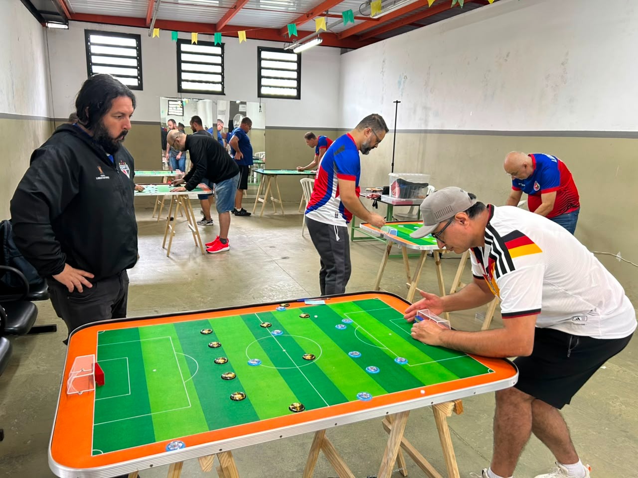 Futebol de botão resgata tradição e reúne 56 jogadores no Campeonato Mogiano neste sábado (19)