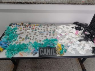 GCM apreende 1,8 quilo de drogas e prende mulher por tráfico na região norte de Suzano