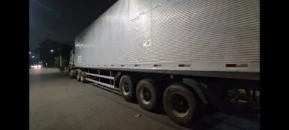 GCM de Suzano prende dois acusados de sequestrar motorista e roubar caminhão no Miguel Badra