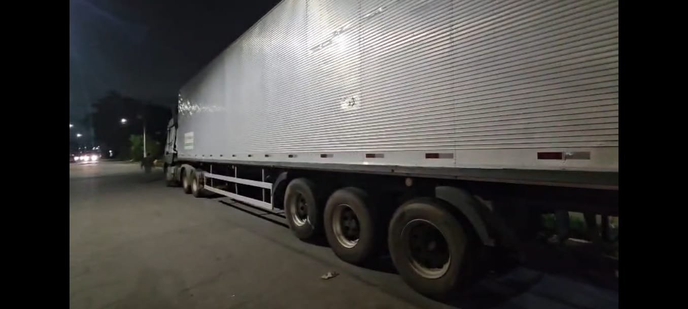 GCM de Suzano prende dois acusados de sequestrar motorista e roubar caminhão no Miguel Badra