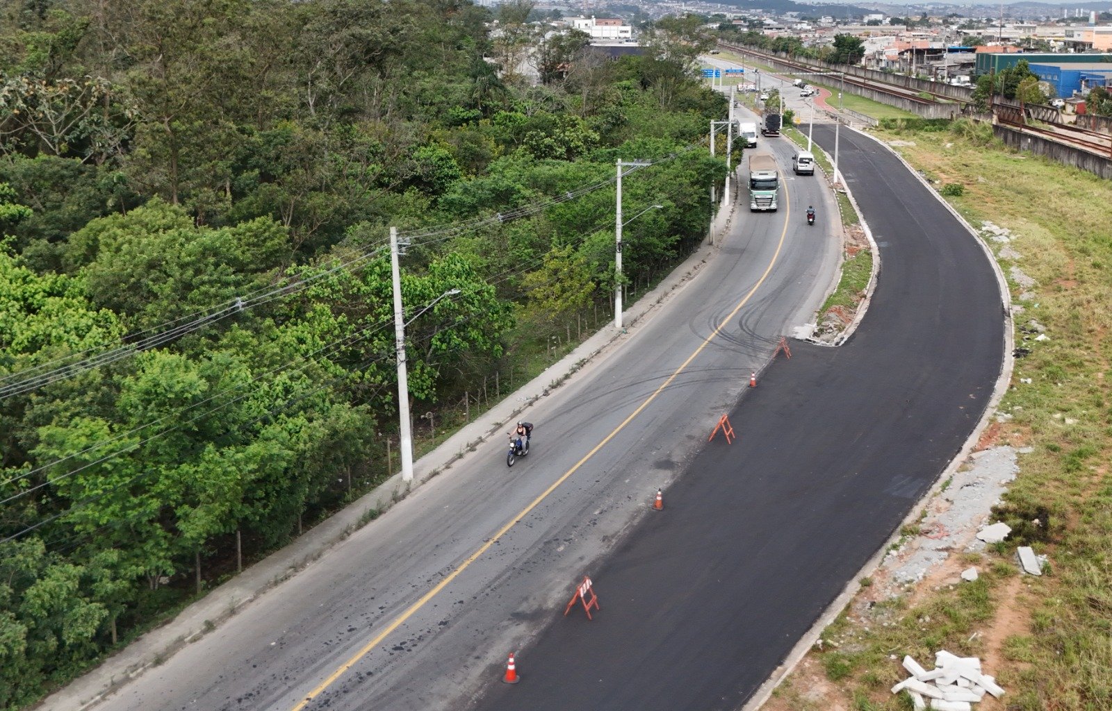 Obras na Avenida Jorge Bei Maluf avançam para fase final; prefeito Pedro Ishi vistoria local