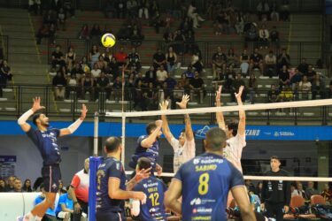 Suzano Vôlei enfrenta Vôlei Itaquá nesta quinta (24) em Guararema pelo Campeonato Paulista