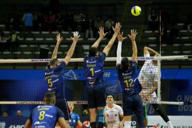 Suzano Vôlei vence de virada e joga sábado por vaga na final do Paulista contra o Viapol Vôlei