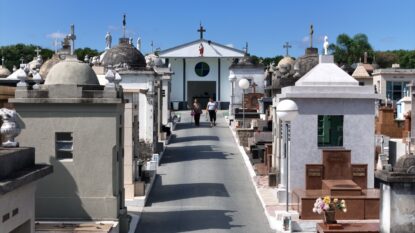 Finados: Suzano recebe inscrições para venda de flores e velas nos cemitérios até 26 de outubro