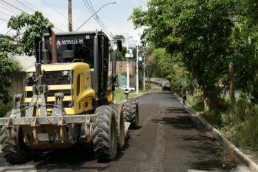 Novo asfalto: obra avança com investimento de R$ 710 mil em rua no Parque Buenos Aires, em Suzano