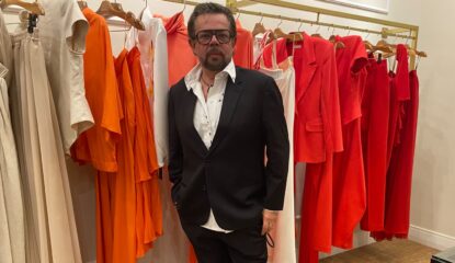 Estilista Vitor Zerbinato lança coleção Summer 2027 – Tropicalismo em loja de Mogi das Cruzes